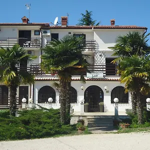 https://apartments-lav.in-istria.net